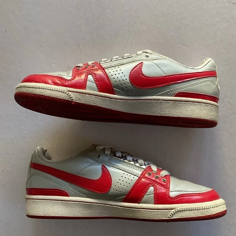 Nike Women’s 2007 Red and Gray Sneakers 316587-061 Size 7.5